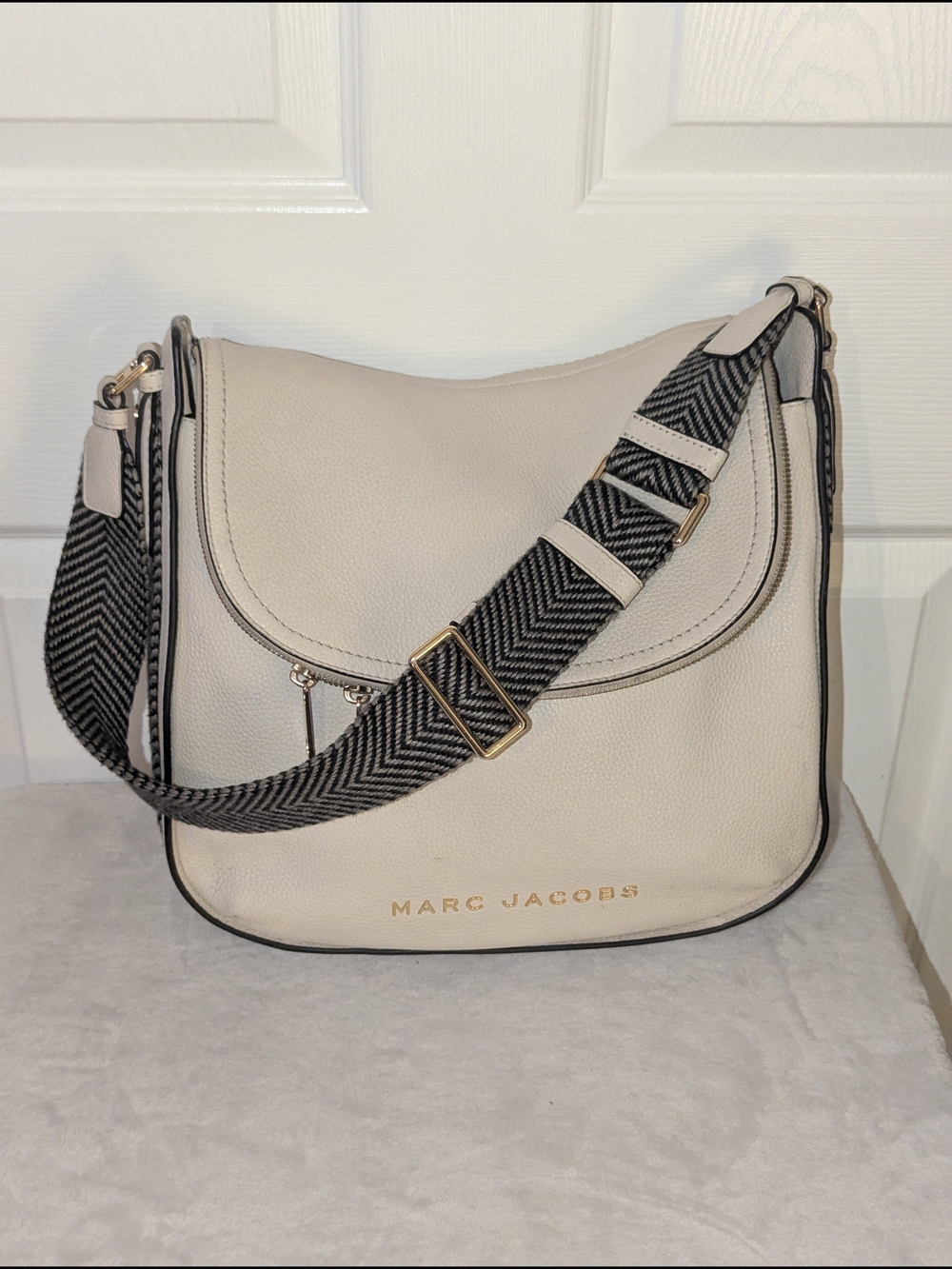Marc Jacobs Recruit Nomad Pebbled Leather Shoulder Bag Cream